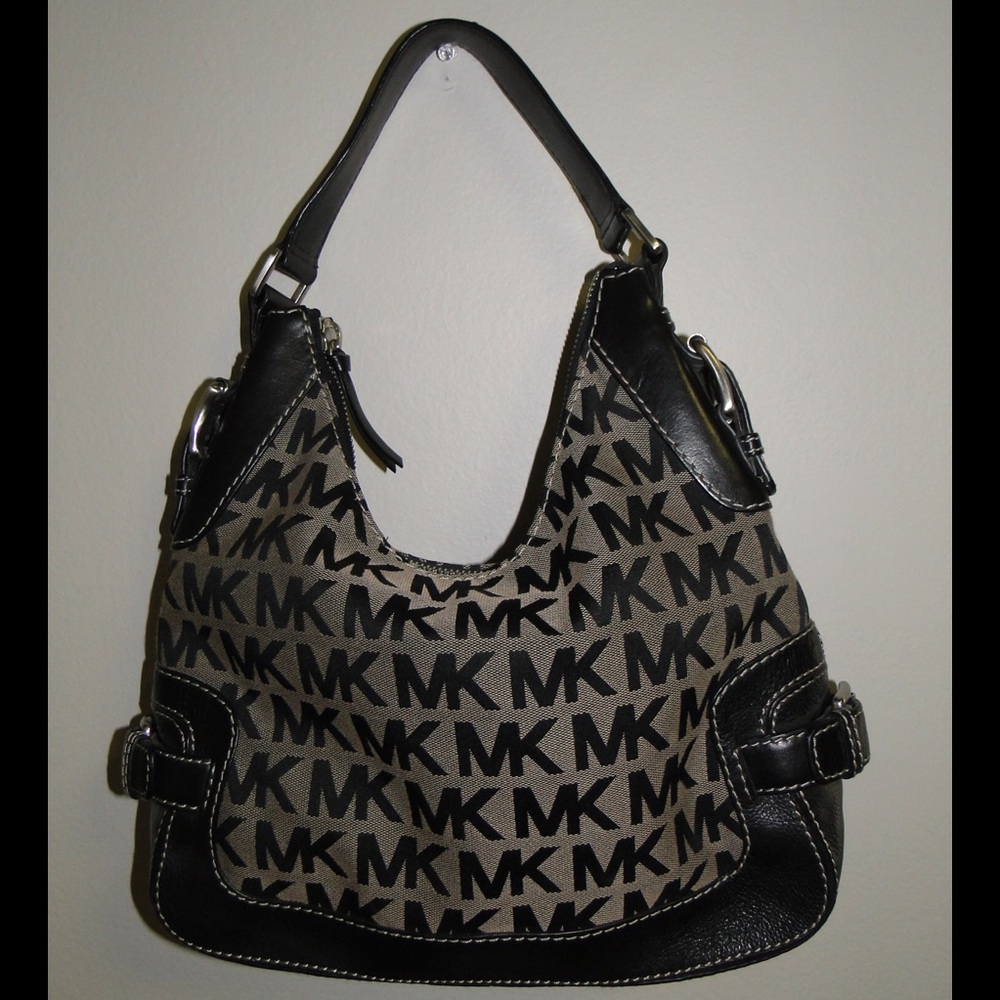 AUTHENTIC Michael Kors Signature Bag